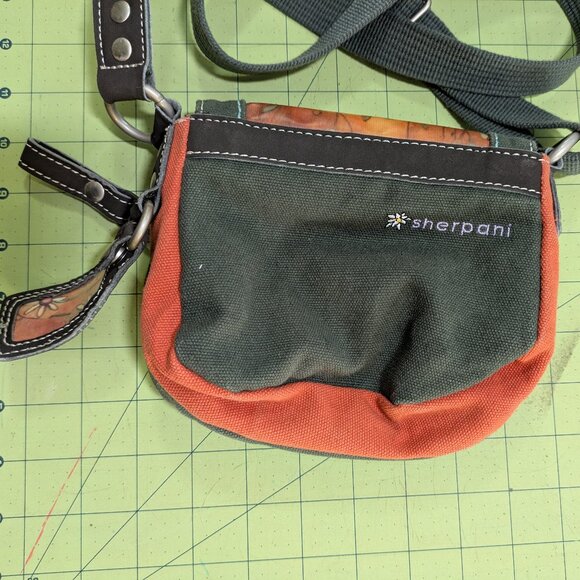 Sherpani Petal purse - Picture 5 of 5